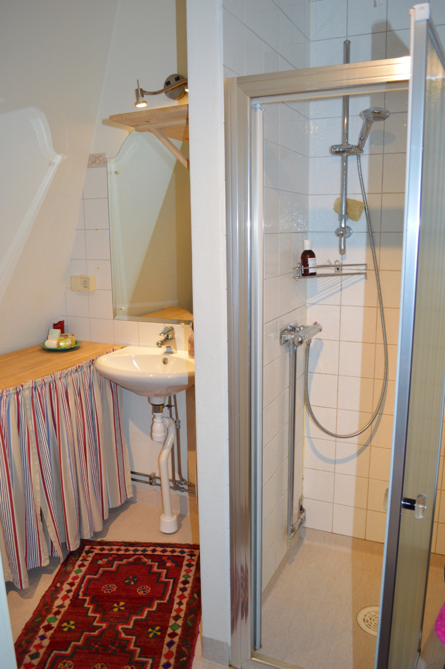 Ö.V. Badrum/ Upper floor Bath room