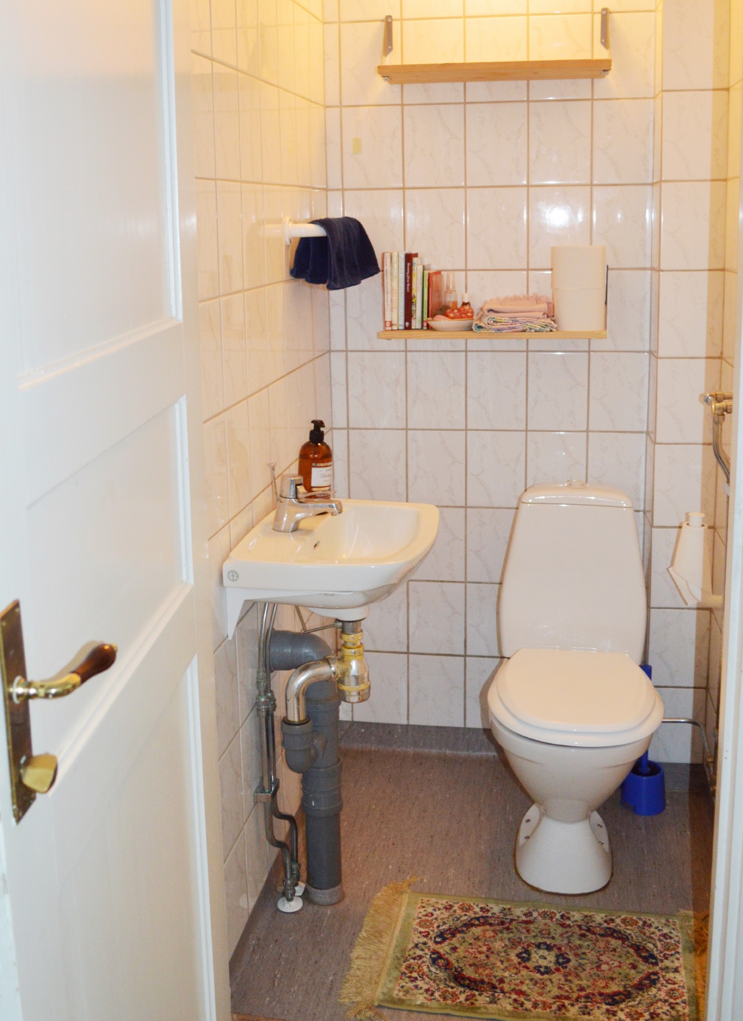 WC nedervåning/ WC entrence floor