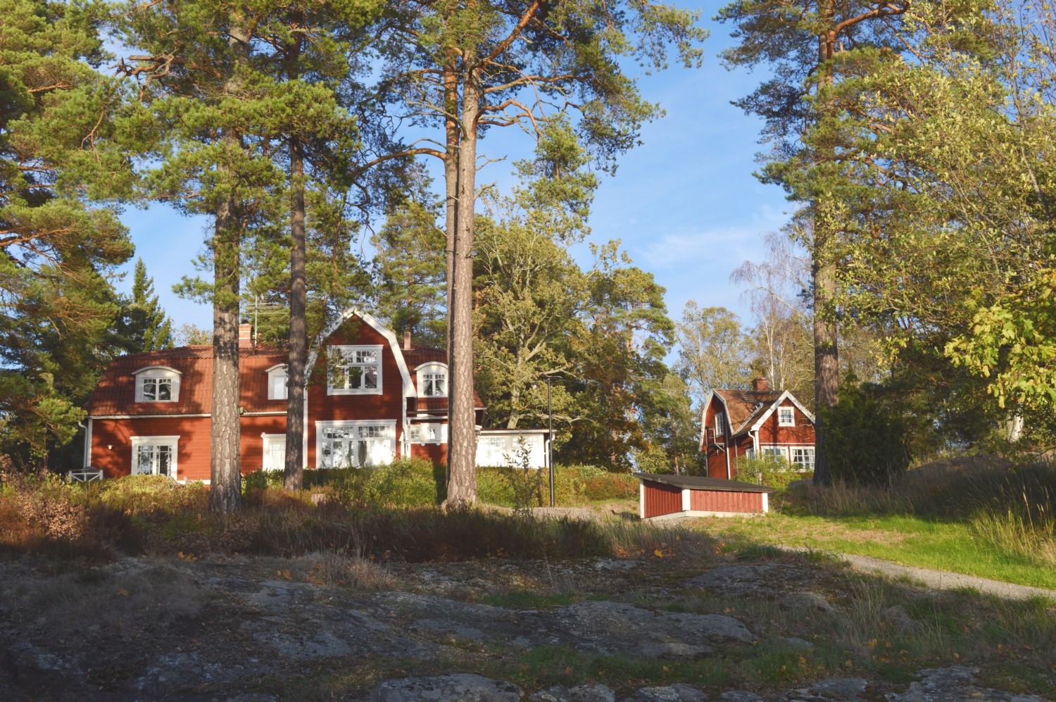 Stora hus 1och mellan hus 2/ House 1 and 2 