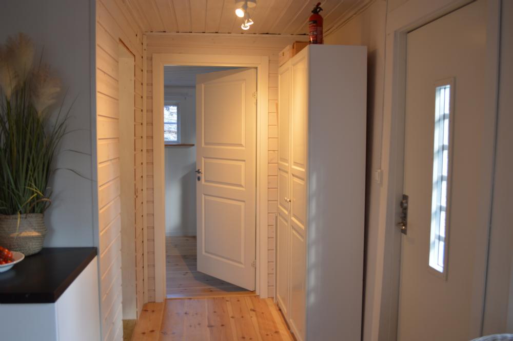 Hall / Hallway