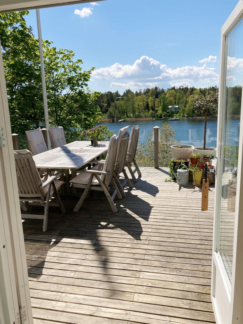 Matplats p altanen/ Dining area at the terrace 