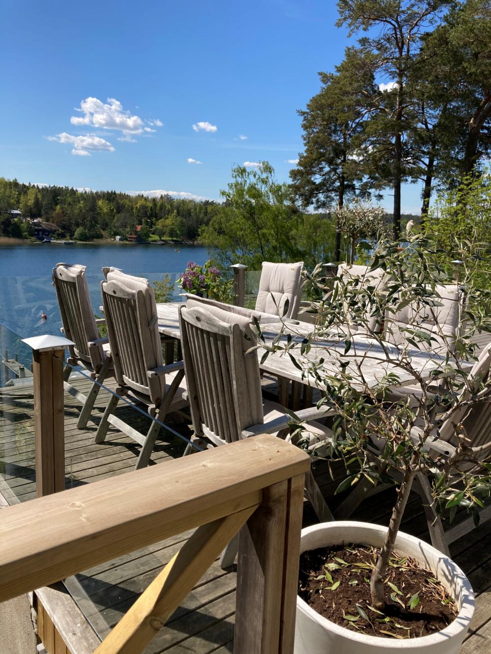 Matplats p altanen/ Dining area at the terrace 