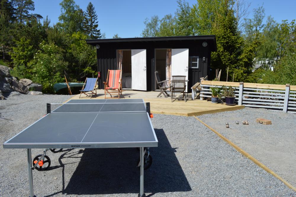 Bordtennis och boule/ table tennis and boule