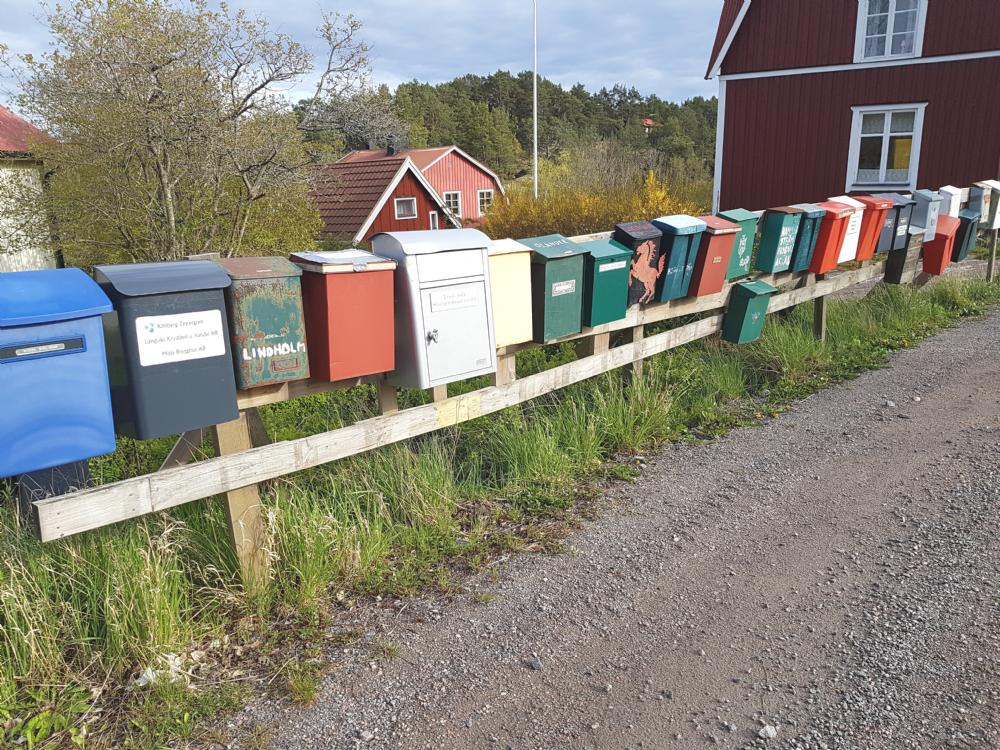 Postldor lngs med landsvgen 