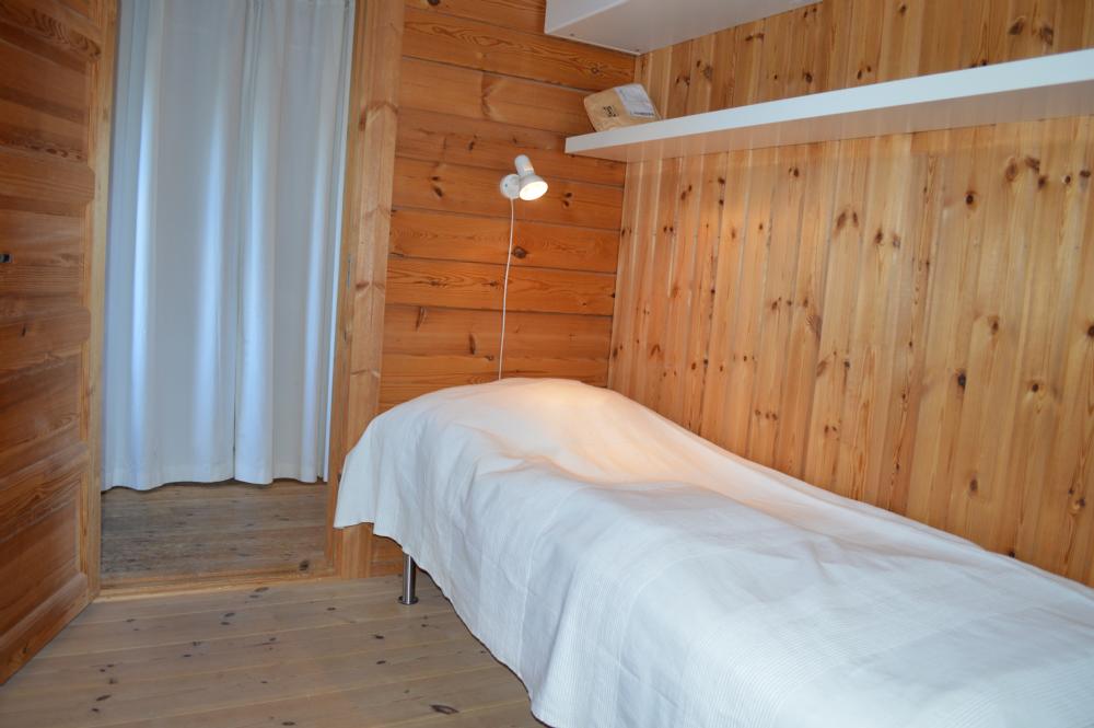 Sovrum 2/ Bed room 2 