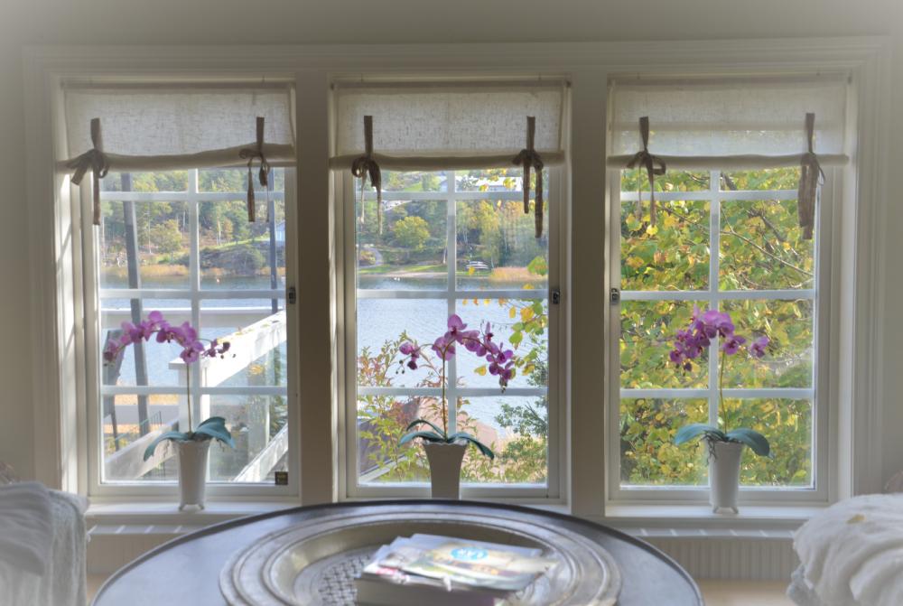 Entréplan allrum utsikt mot havet/ Entrence floor living room view sea side