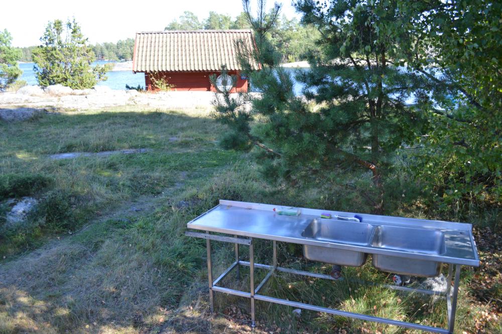 Diskbnk utomhus/ Wash up area outside 