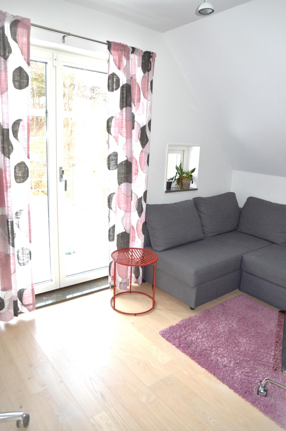 Sovrum 4 med Bddsoffa och TV/ Bed room 4 Bed sofa and TV 