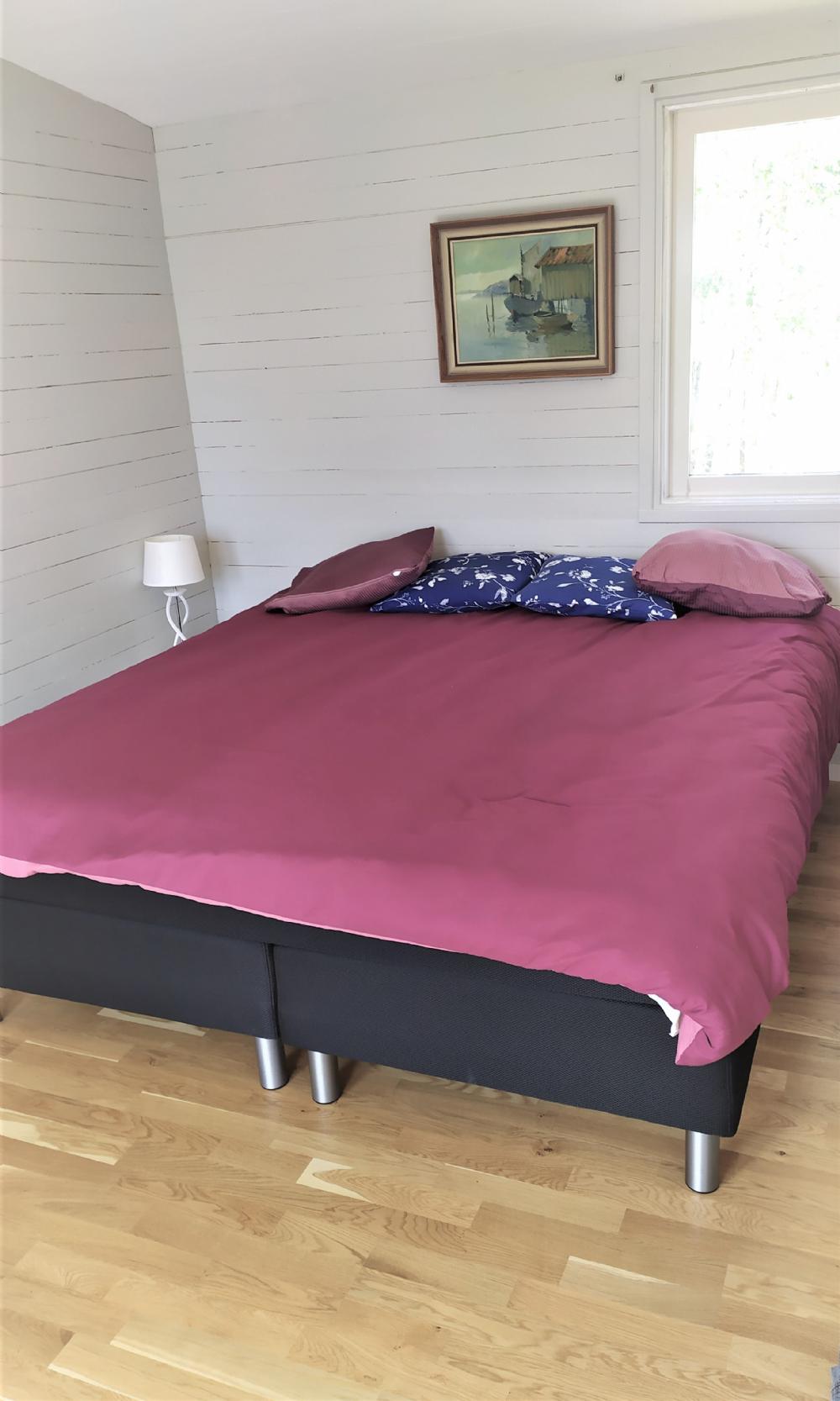 Sovrum 1/ Bedroom 1, uppdateras inför 2024/ this room will be updated 2024