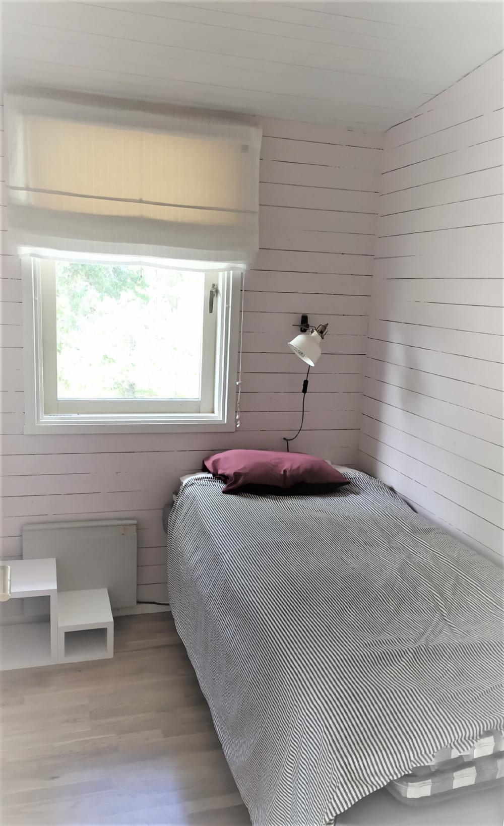 Sovrum 2/ Bedroom 2