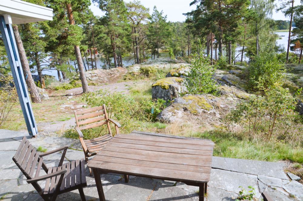 Andra terrassen vetter mot söder/ Other terrace faciing south