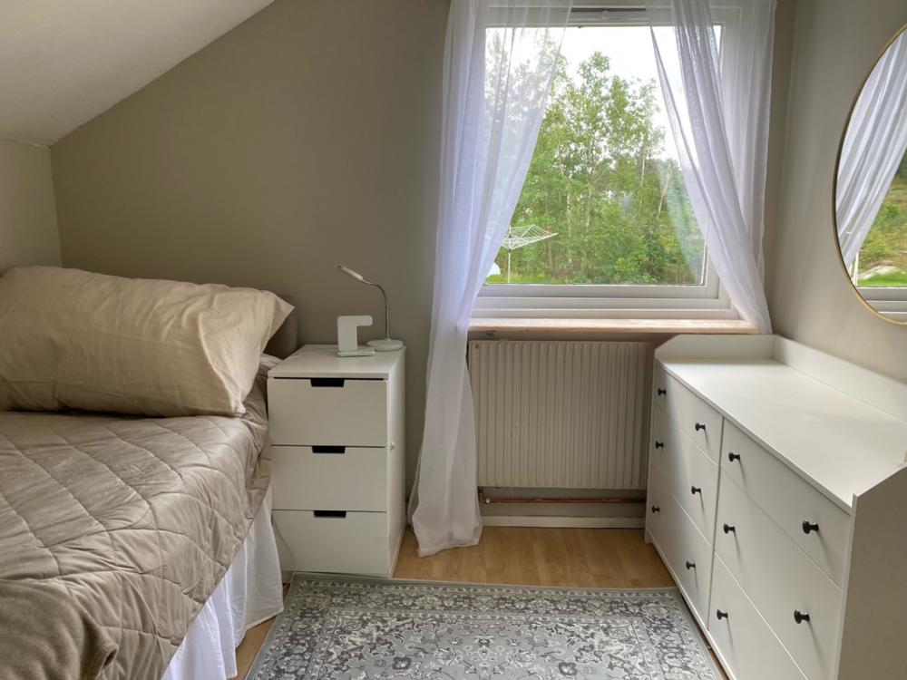 Sovrum 2 ö.v enkelbädd/Bedroom 2 upper floor single bed 