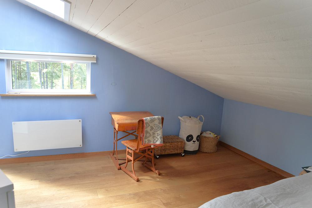 Sovrum 4 .V/ Bedroom 4 upper floor 