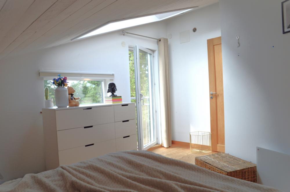 Sovrum 3 .V/ Bedroom 3 upper floor 
