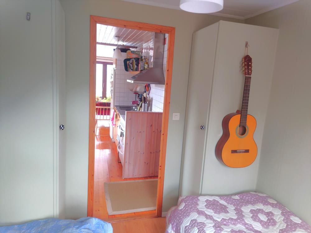Sovrum med 2 enkelsngar/ Single room with 2 beds 