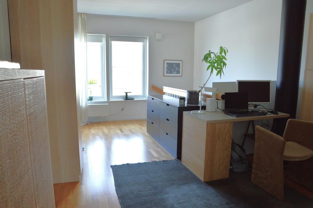 Ö.v hall arbetshörna/ Upper floor hallway working desk