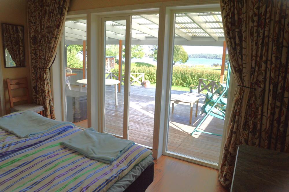 Större sovrummet/ Larger bed room