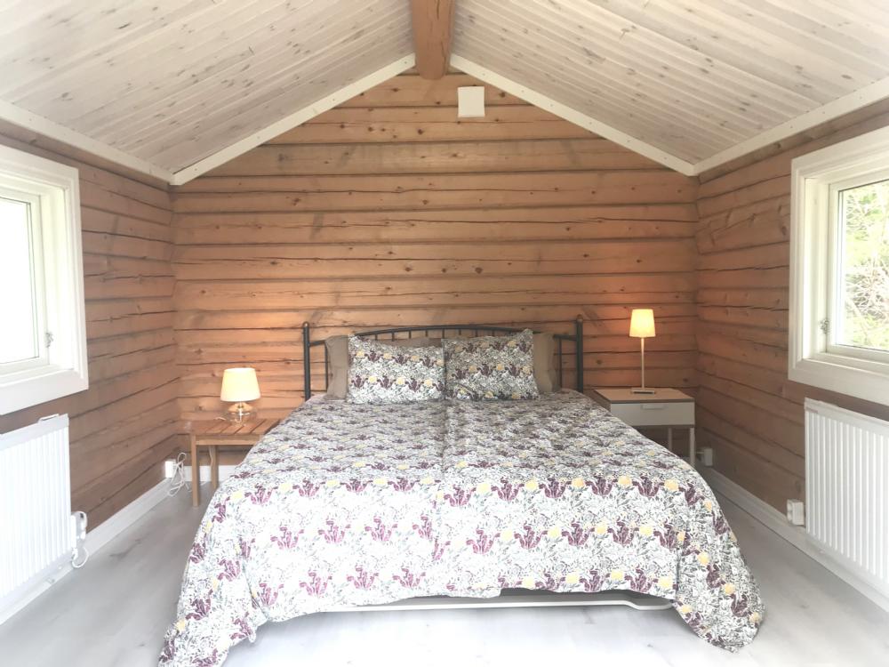 Gststuga/guesthouse bed 160 cm 
