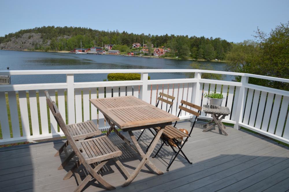 Balkong vid matsalen/ Balcony by the dining room 
