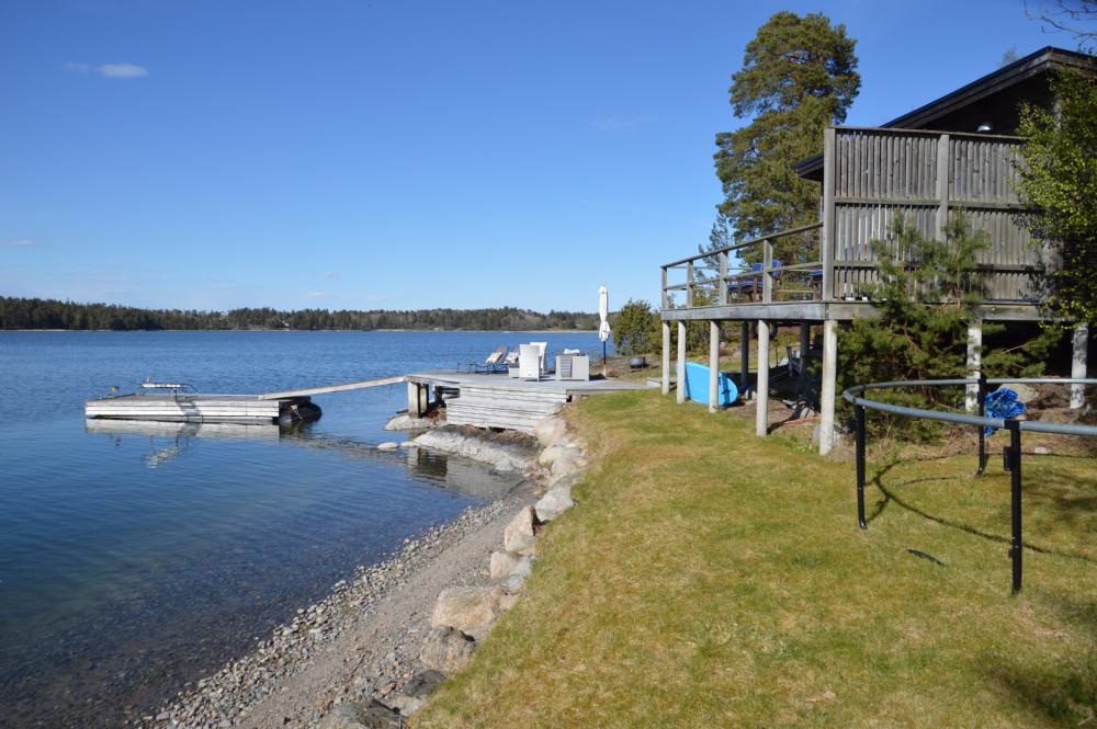 Tillg�mg till bastuhus och brygga/ Sauna and jetty shared&nbsp;