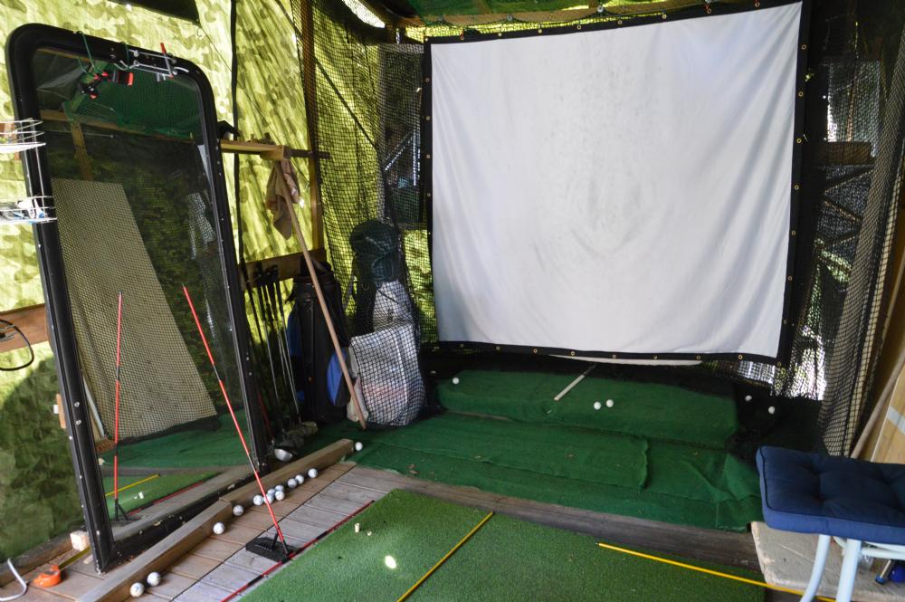 Golftält med simulator/ Golf tent with a simulator