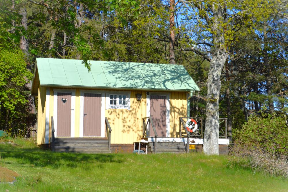 Annexet gästrum t.v/ Annexet guest room to the left