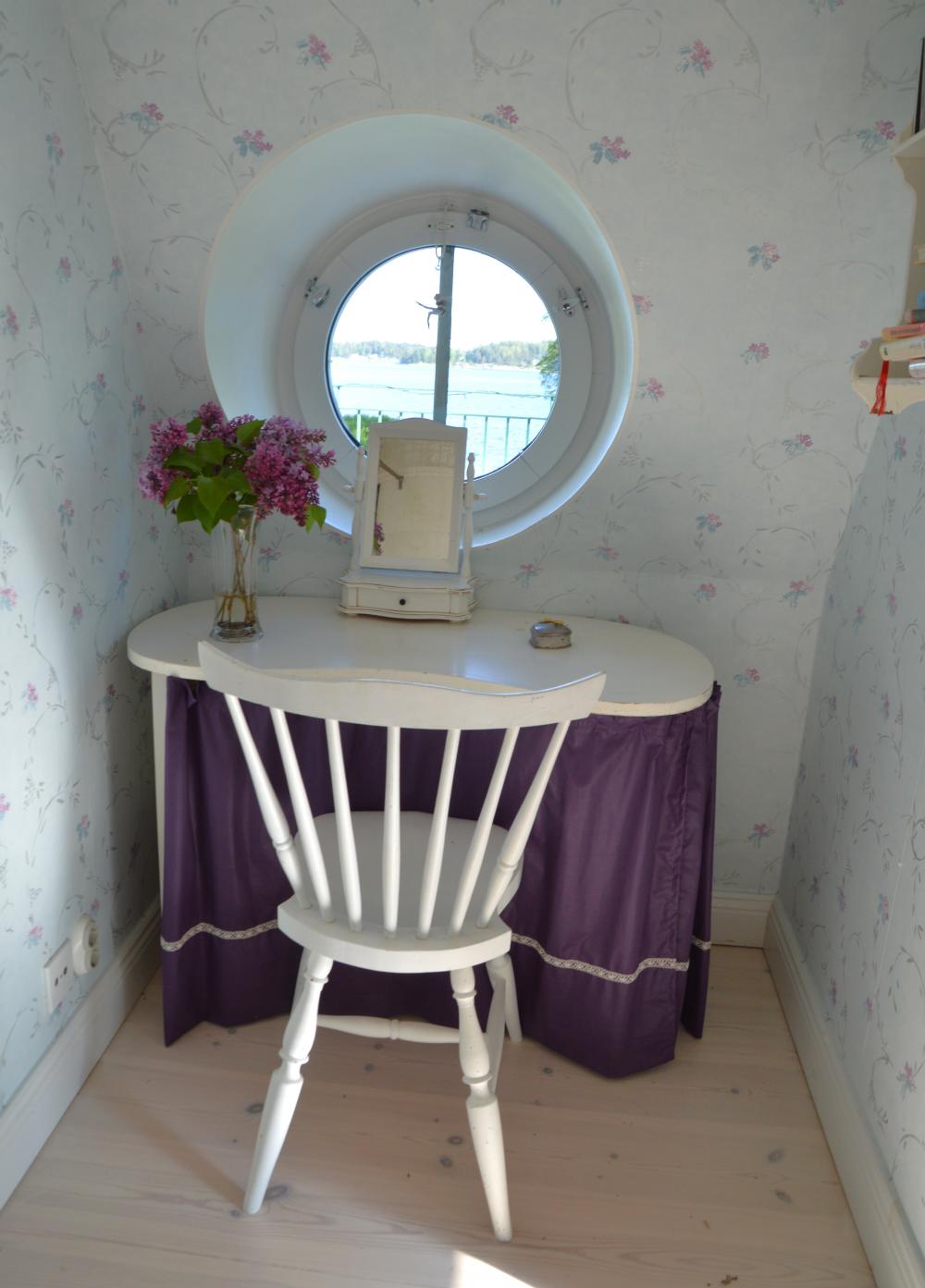 Övervåningen sovrum/ Upper floor bedroom