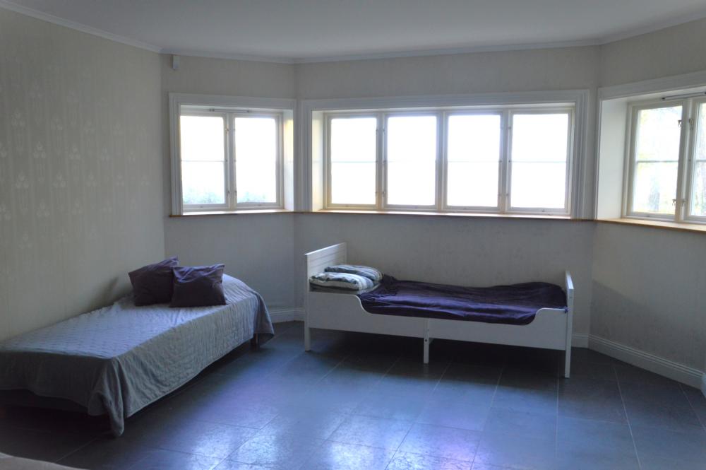 Sovrum nedervåning soutteräng/ Bedroom basemen