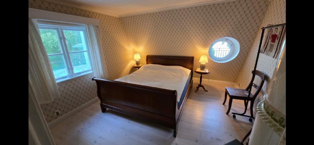 �verv�ningen sovrum/ Upper floor bedroom&nbsp;