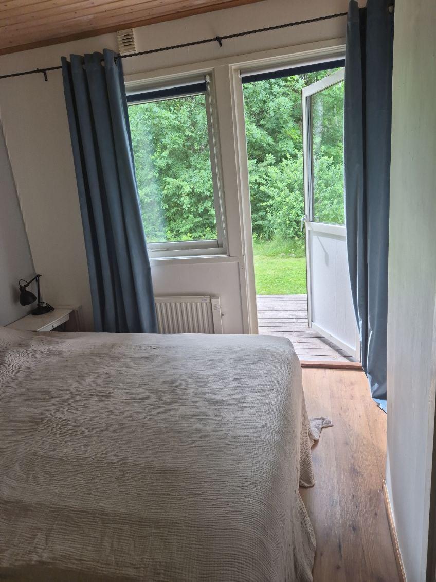 Sovrum med dubbels�ng / Bedroom with a double bed&nbsp;
