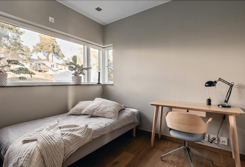 Sovrum entr�plan s�ng byts till dubbels�ng/ Bed room entrance floor. Double bed&nbsp;
