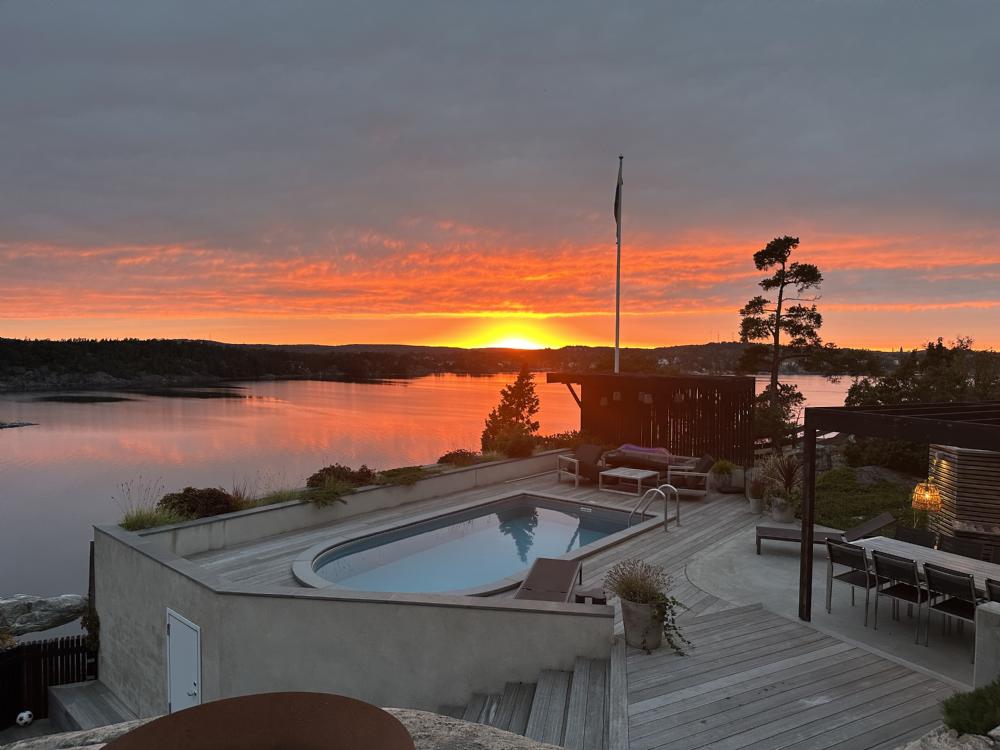 Solnedg�ng �ver Maren/ Sunset over the bay Maren&nbsp;