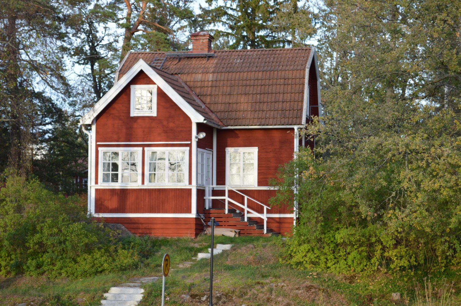 Mellanhuset, Kolviksstrands Grd